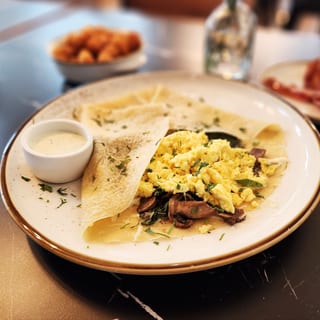 Le Gabrielle Breakfast Crepe